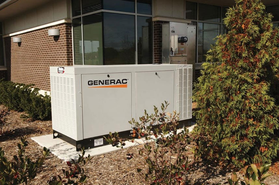 Газовый генератор Generac RG027 с жидкостным охлаждением и двигателем на 1500 оборотов / мин для электроснабжения как жилых объектов, так и коммерческих объектов. газовая электростанция generac rg027 на 22 кВт